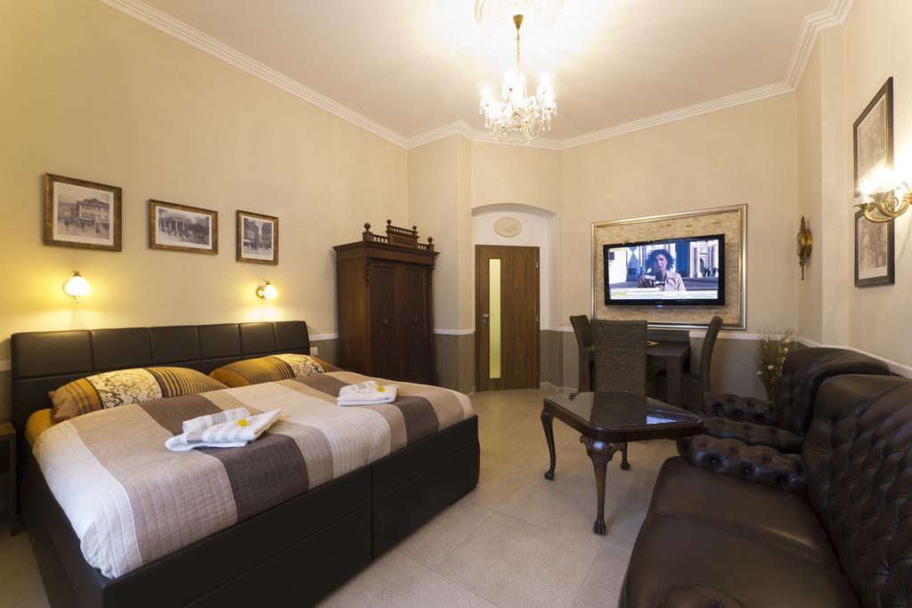 Apartment Karla Capka Street Karlsbad Kamer foto